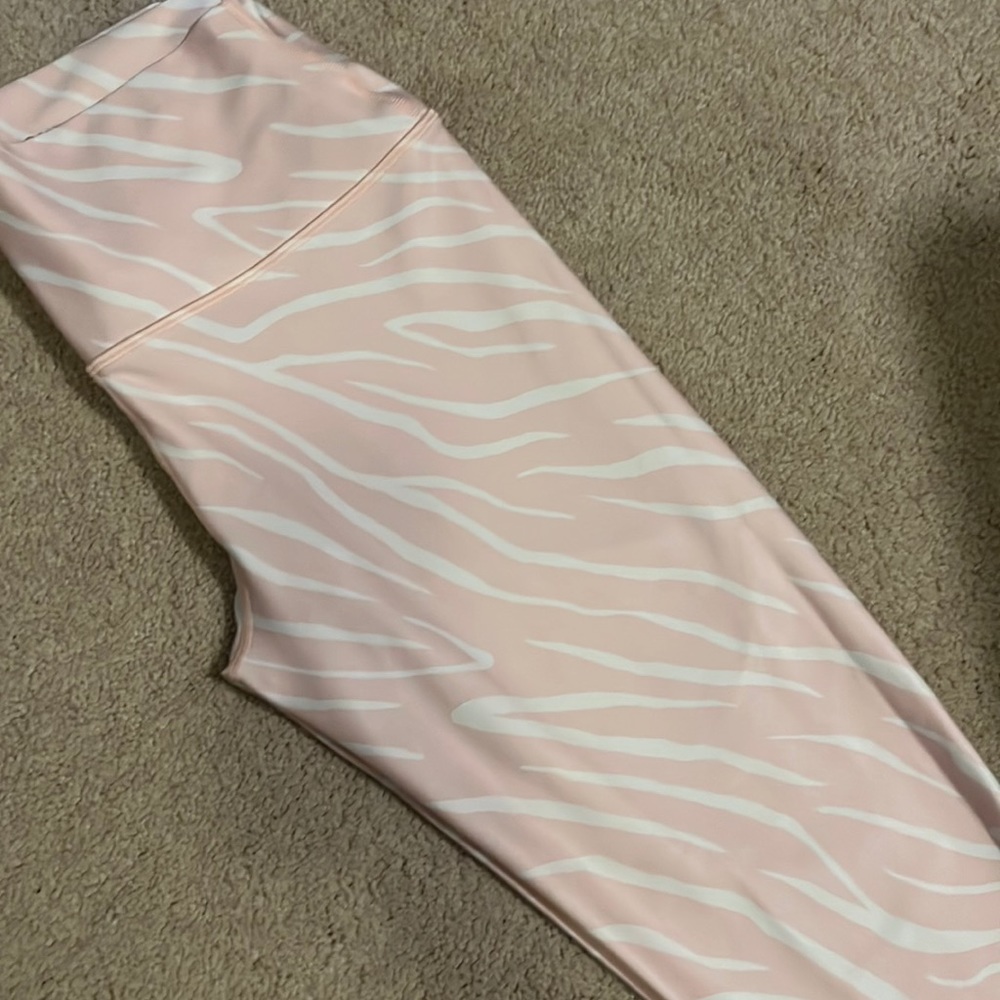Carbon 38 light pink and white zebra like print in size M